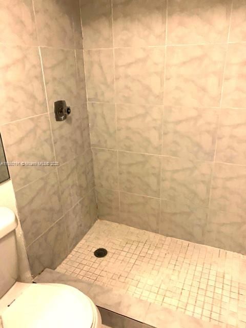 Recently Sold: $260,000 (2 beds, 2 baths, 965 Square Feet)