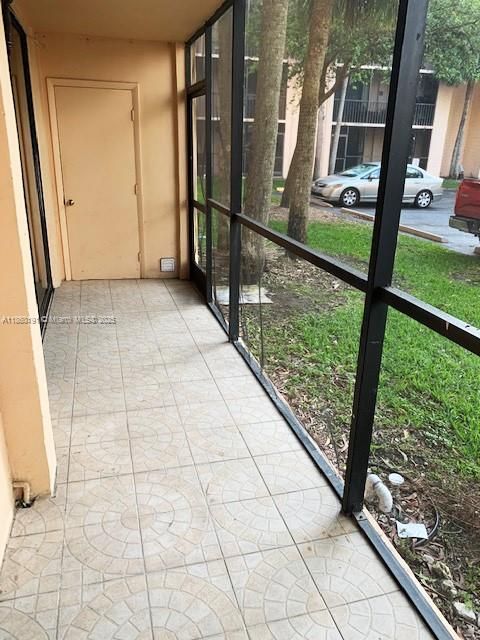 Recently Sold: $260,000 (2 beds, 2 baths, 965 Square Feet)