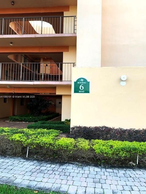 Recently Sold: $260,000 (2 beds, 2 baths, 965 Square Feet)