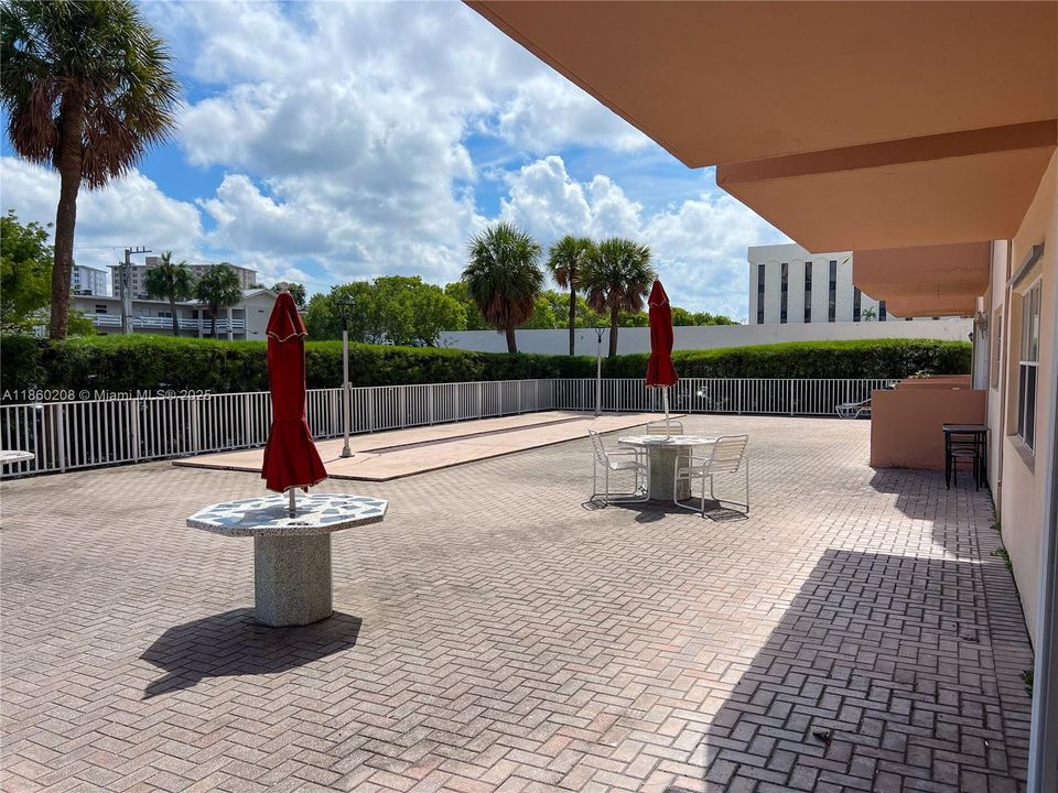 待售: $135,000 (1 贝兹, 1 浴室, 460 平方英尺)