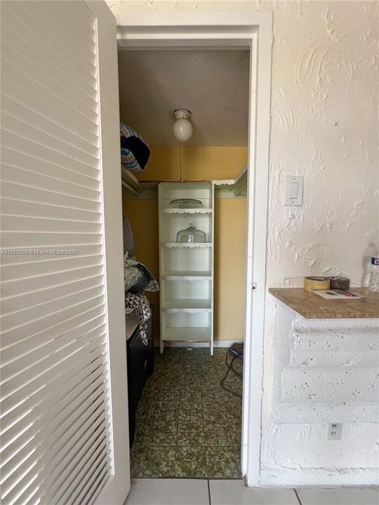 待售: $135,000 (1 贝兹, 1 浴室, 460 平方英尺)