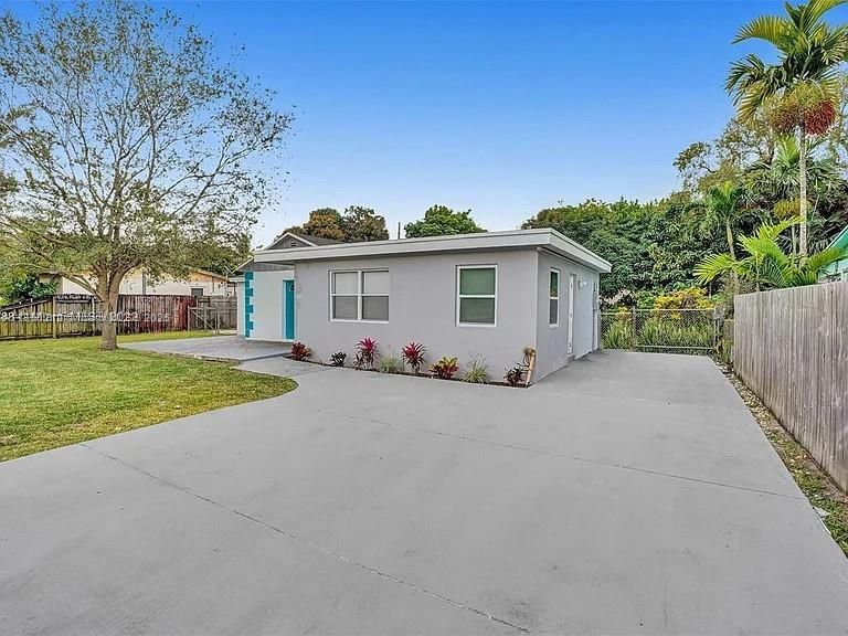 Recently Rented: $4,500 (4 beds, 3 baths, 1963 Square Feet)