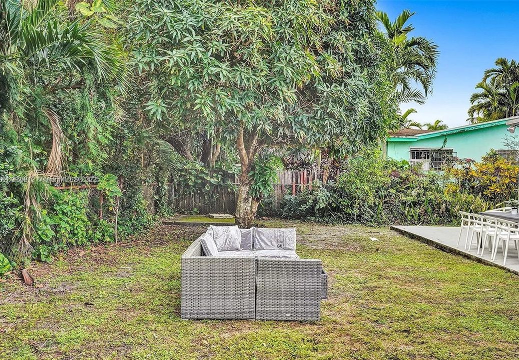 Recently Rented: $4,500 (4 beds, 3 baths, 1963 Square Feet)