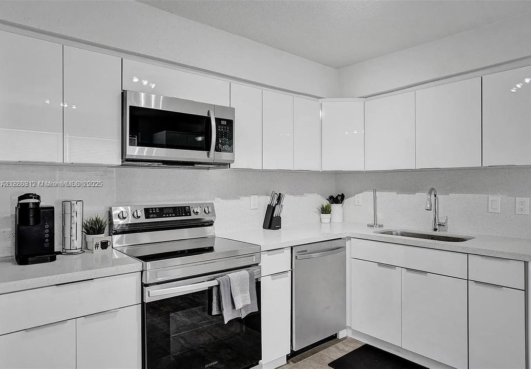 Recently Rented: $4,500 (4 beds, 3 baths, 1963 Square Feet)