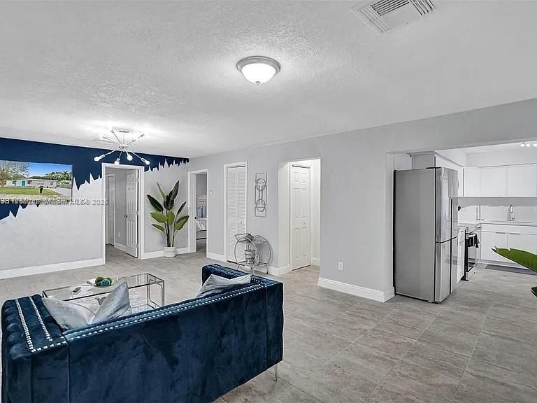 Recently Rented: $4,500 (4 beds, 3 baths, 1963 Square Feet)