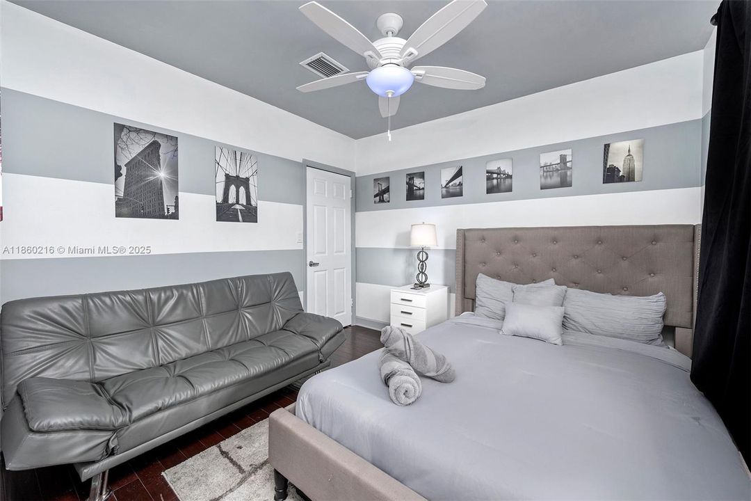 В аренду: $18,000 (6 спален, 4 ванн, 3944 Квадратных фут)