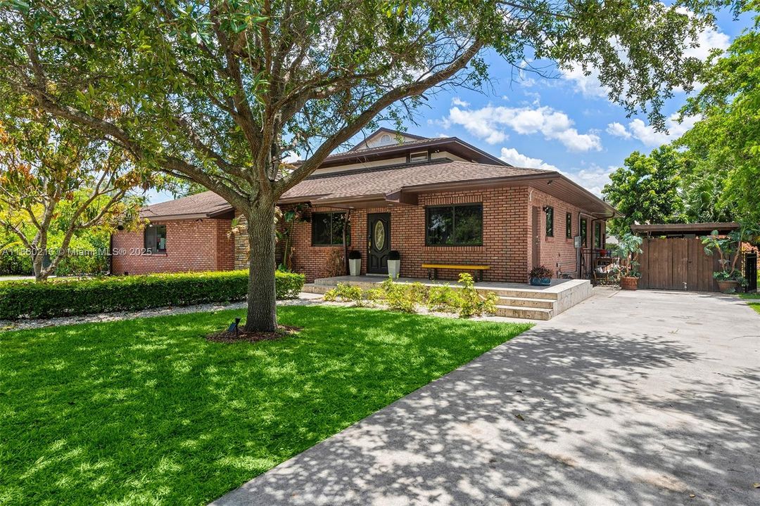 В аренду: $18,000 (6 спален, 4 ванн, 3944 Квадратных фут)