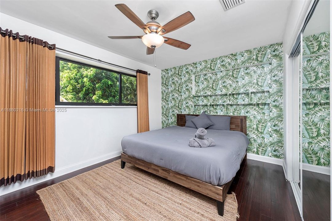 В аренду: $18,000 (6 спален, 4 ванн, 3944 Квадратных фут)