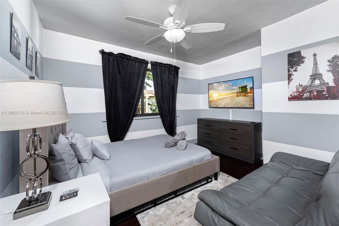 В аренду: $18,000 (6 спален, 4 ванн, 3944 Квадратных фут)