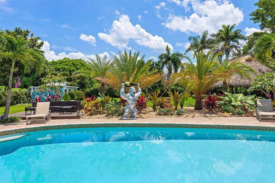 В аренду: $18,000 (6 спален, 4 ванн, 3944 Квадратных фут)