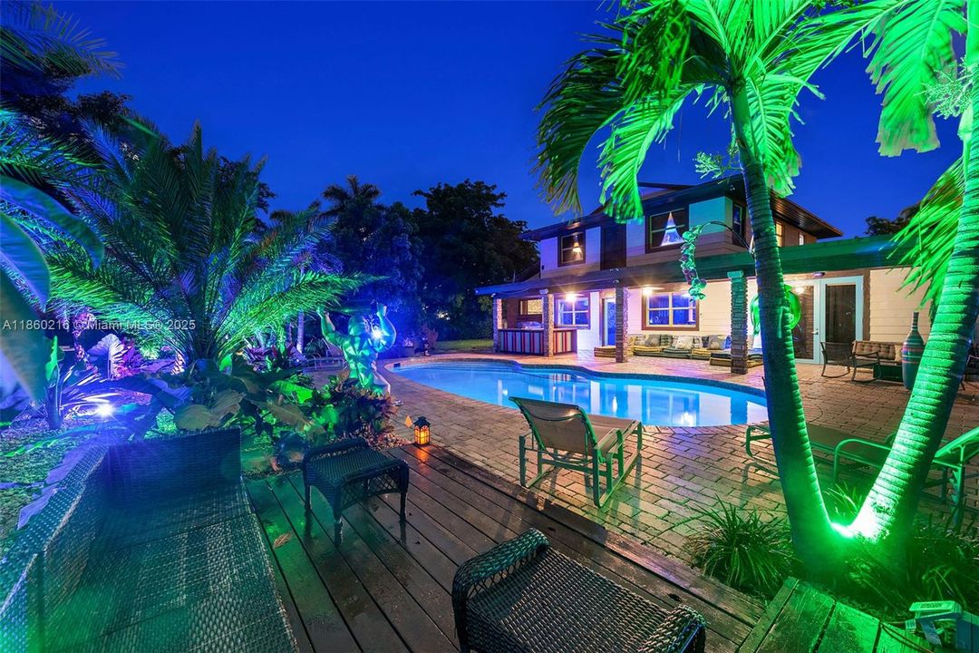 В аренду: $18,000 (6 спален, 4 ванн, 3944 Квадратных фут)