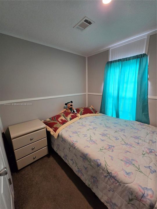 For Sale: $260,000 (3 beds, 2 baths, 1056 Square Feet)