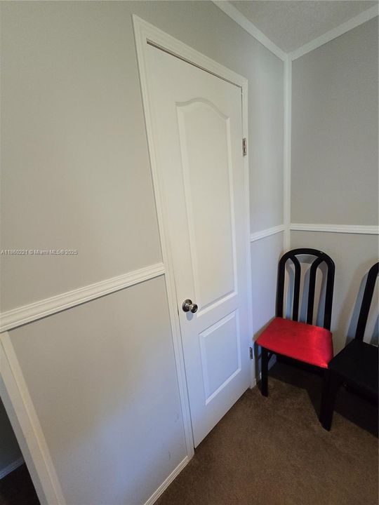 For Sale: $260,000 (3 beds, 2 baths, 1056 Square Feet)