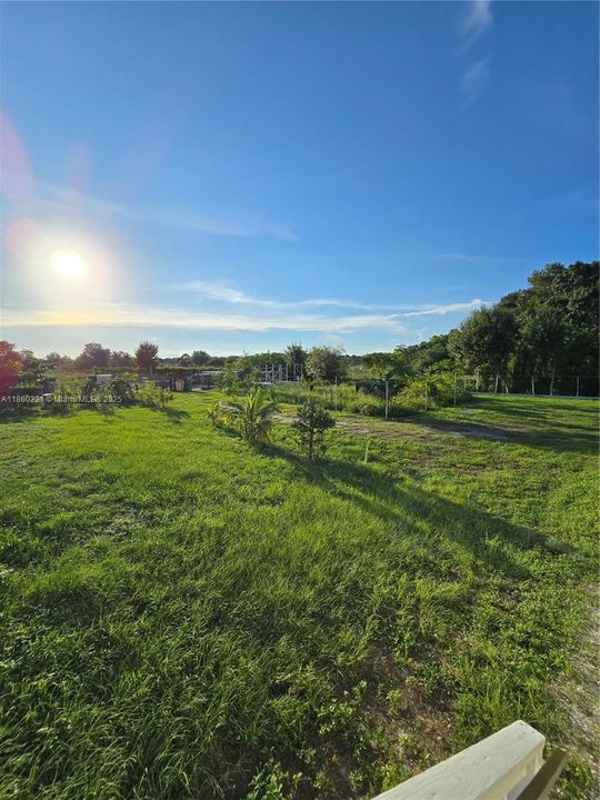 For Sale: $260,000 (3 beds, 2 baths, 1056 Square Feet)