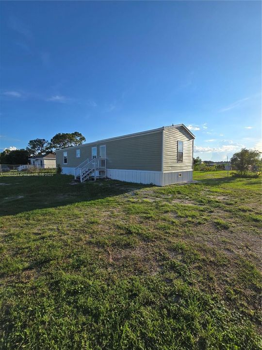 For Sale: $260,000 (3 beds, 2 baths, 1056 Square Feet)