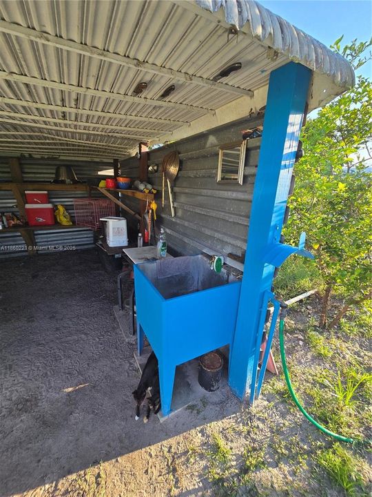 For Sale: $260,000 (3 beds, 2 baths, 1056 Square Feet)