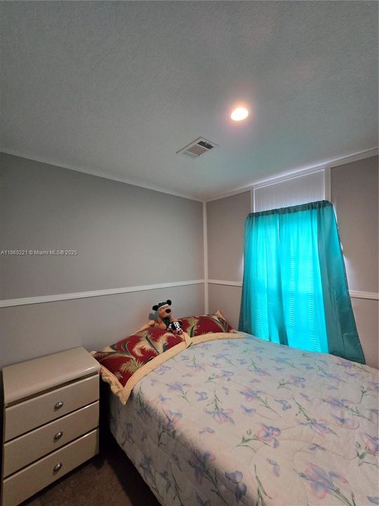 For Sale: $260,000 (3 beds, 2 baths, 1056 Square Feet)