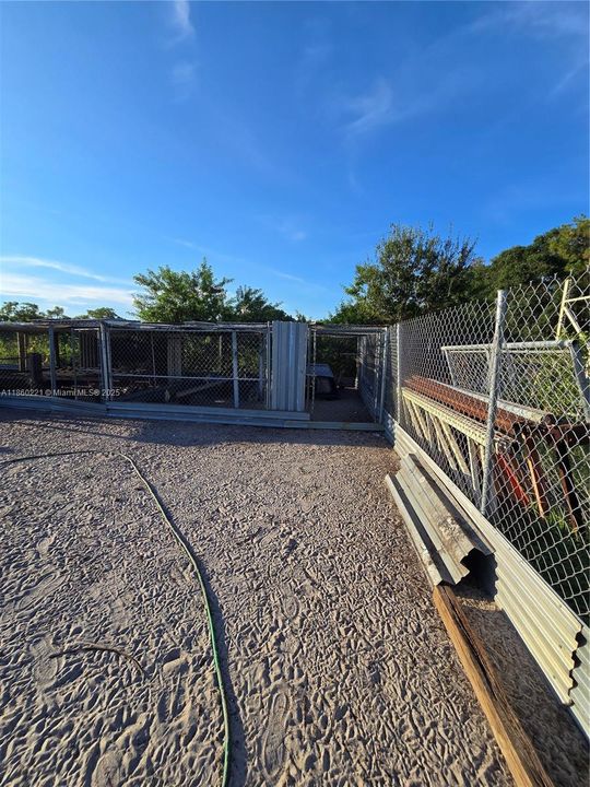 For Sale: $260,000 (3 beds, 2 baths, 1056 Square Feet)