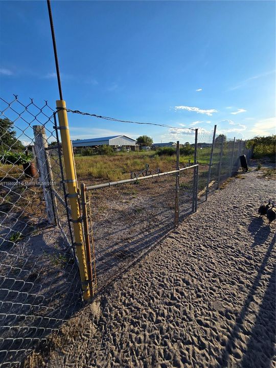 For Sale: $260,000 (3 beds, 2 baths, 1056 Square Feet)