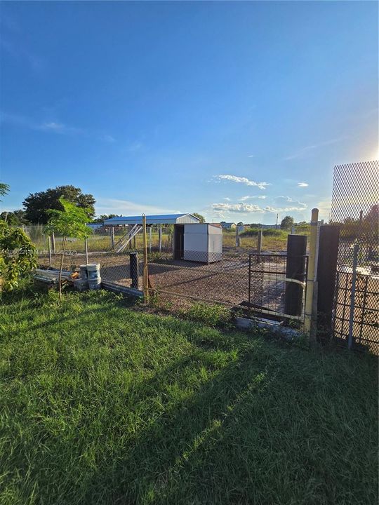 For Sale: $260,000 (3 beds, 2 baths, 1056 Square Feet)