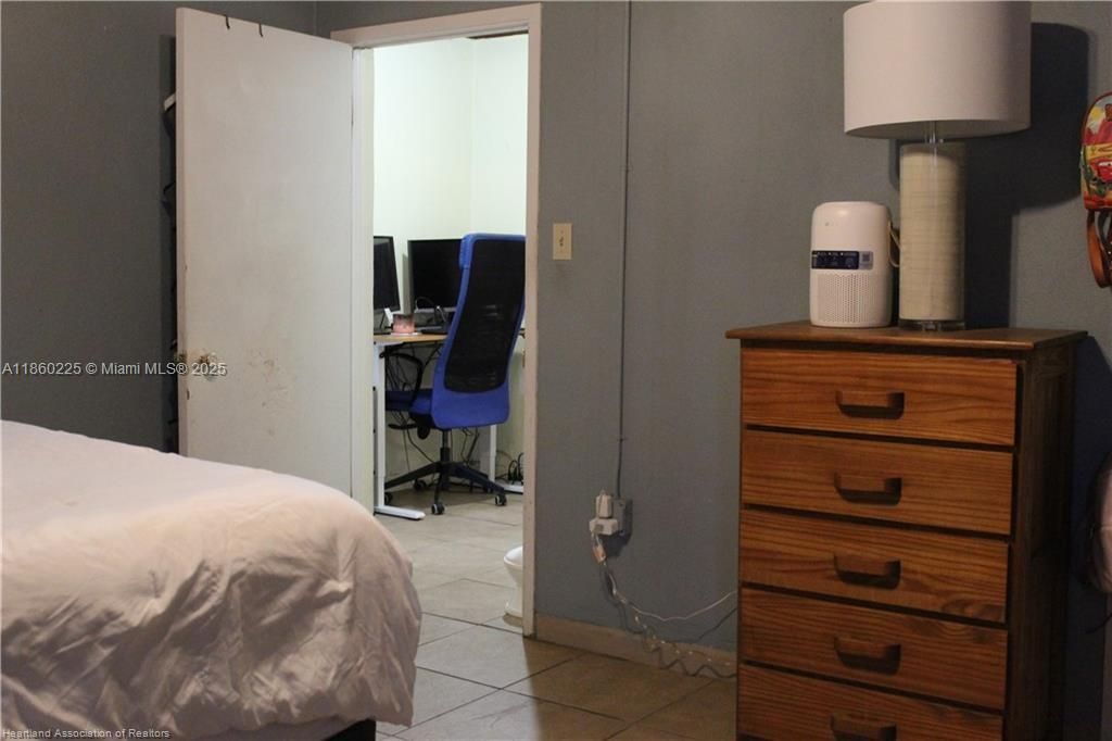 Под контрактом: $164,900 (2 спален, 1 ванн, 896 Квадратных фут)