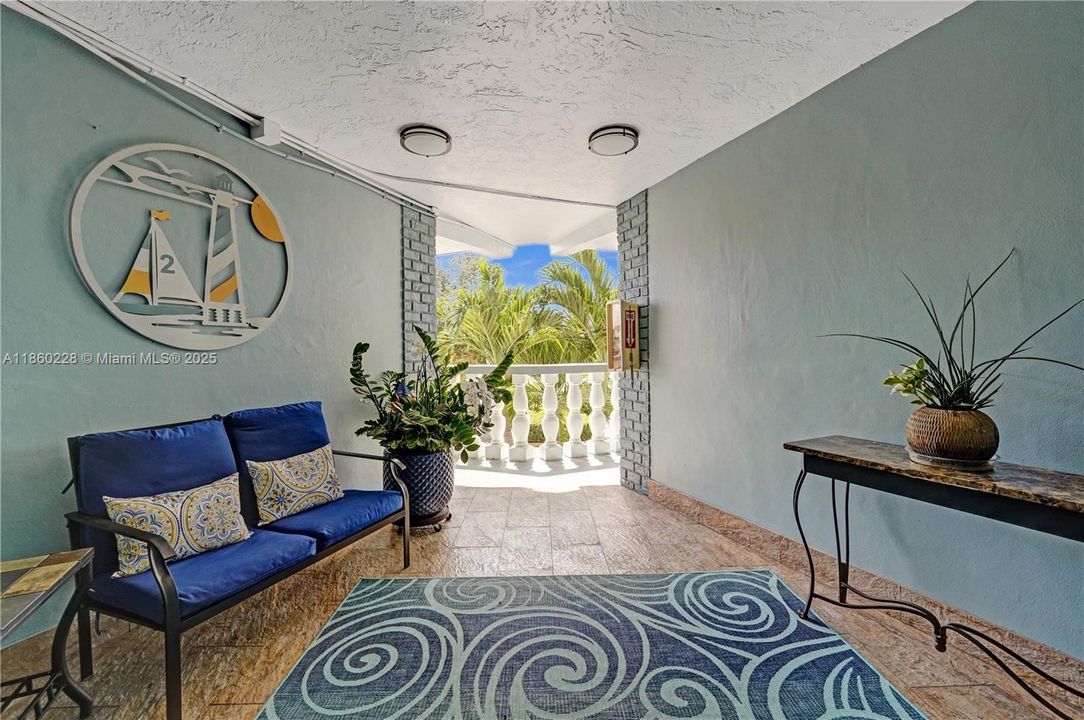 最近售出: $229,000 (1 贝兹, 1 浴室, 722 平方英尺)