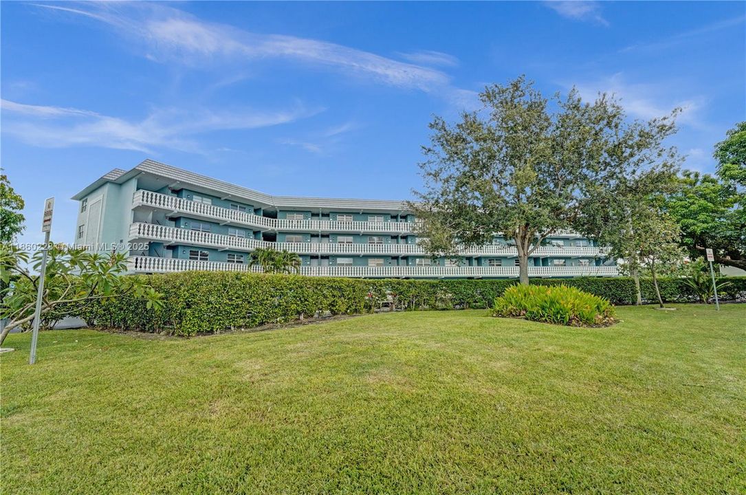 最近售出: $229,000 (1 贝兹, 1 浴室, 722 平方英尺)