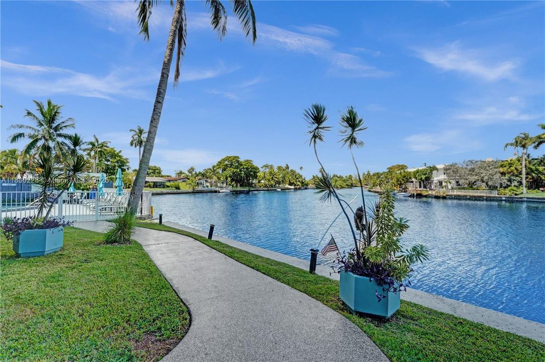 最近售出: $229,000 (1 贝兹, 1 浴室, 722 平方英尺)