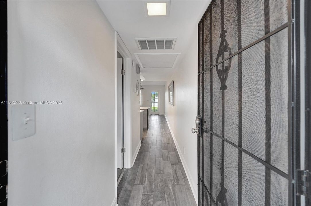 最近售出: $229,000 (1 贝兹, 1 浴室, 722 平方英尺)