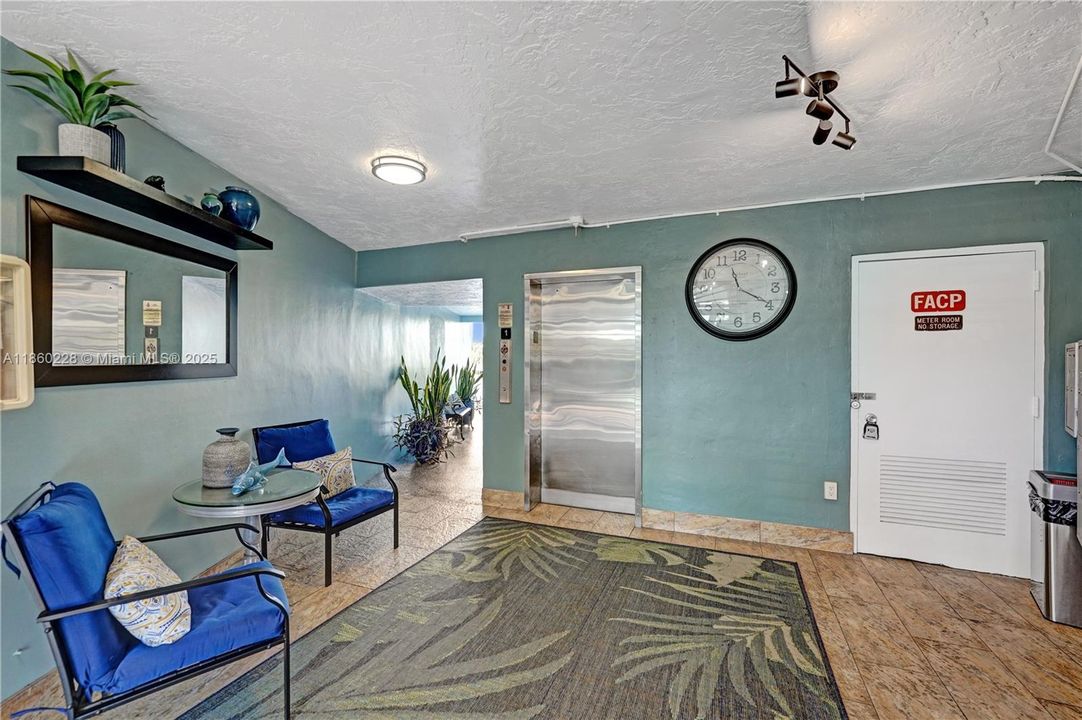 最近售出: $229,000 (1 贝兹, 1 浴室, 722 平方英尺)