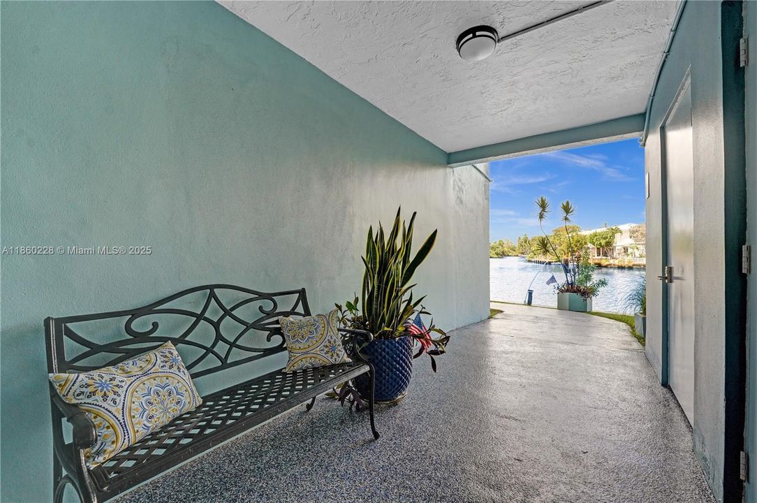 最近售出: $229,000 (1 贝兹, 1 浴室, 722 平方英尺)