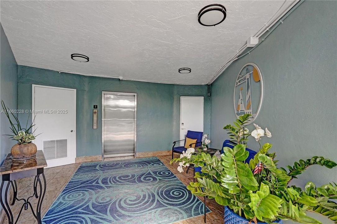 最近售出: $229,000 (1 贝兹, 1 浴室, 722 平方英尺)