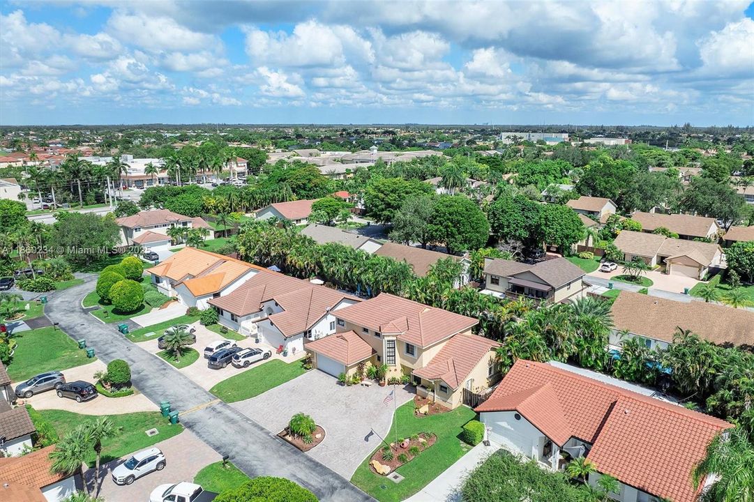 Recently Sold: $799,900 (4 beds, 2 baths, 2529 Square Feet)