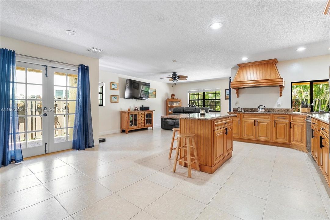 Recently Sold: $799,900 (4 beds, 2 baths, 2529 Square Feet)