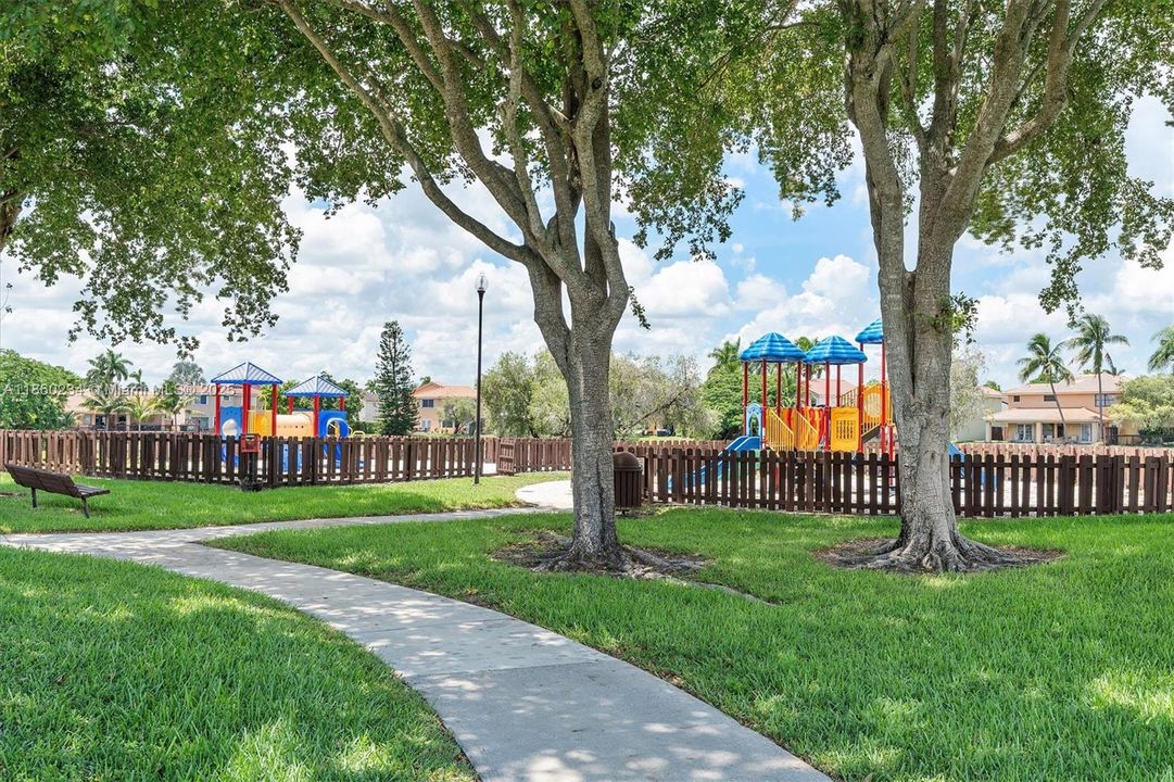 Recently Sold: $799,900 (4 beds, 2 baths, 2529 Square Feet)