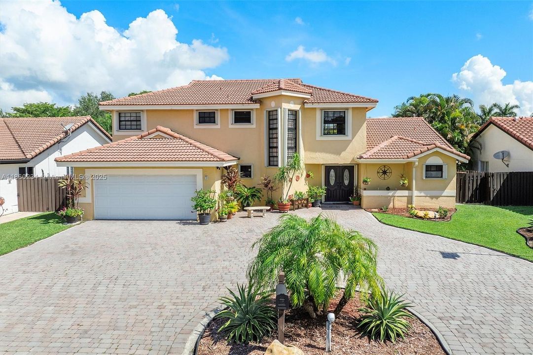 Recently Sold: $799,900 (4 beds, 2 baths, 2529 Square Feet)