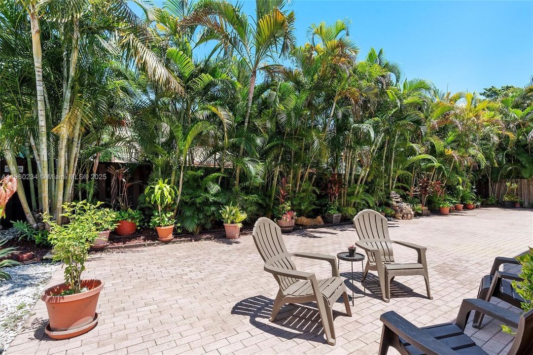 Recently Sold: $799,900 (4 beds, 2 baths, 2529 Square Feet)