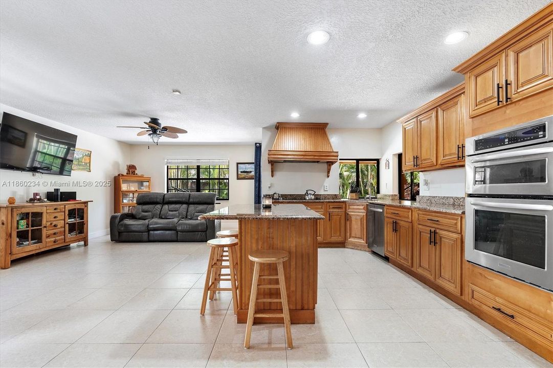 Recently Sold: $799,900 (4 beds, 2 baths, 2529 Square Feet)