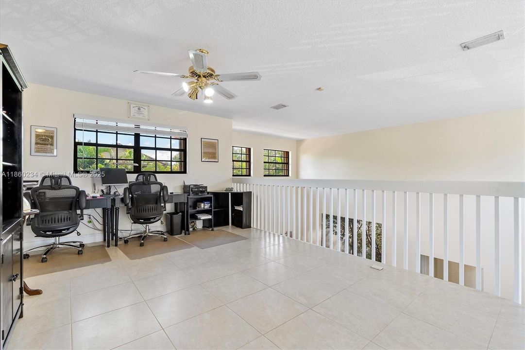 Recently Sold: $799,900 (4 beds, 2 baths, 2529 Square Feet)