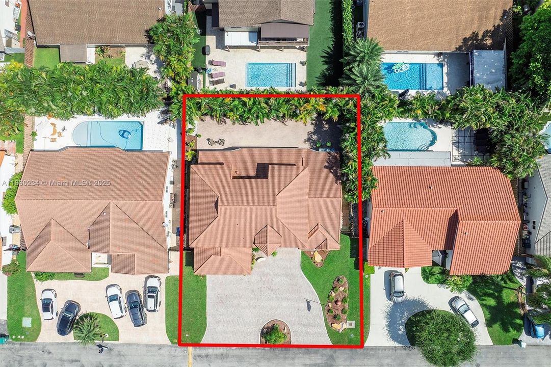 Recently Sold: $799,900 (4 beds, 2 baths, 2529 Square Feet)