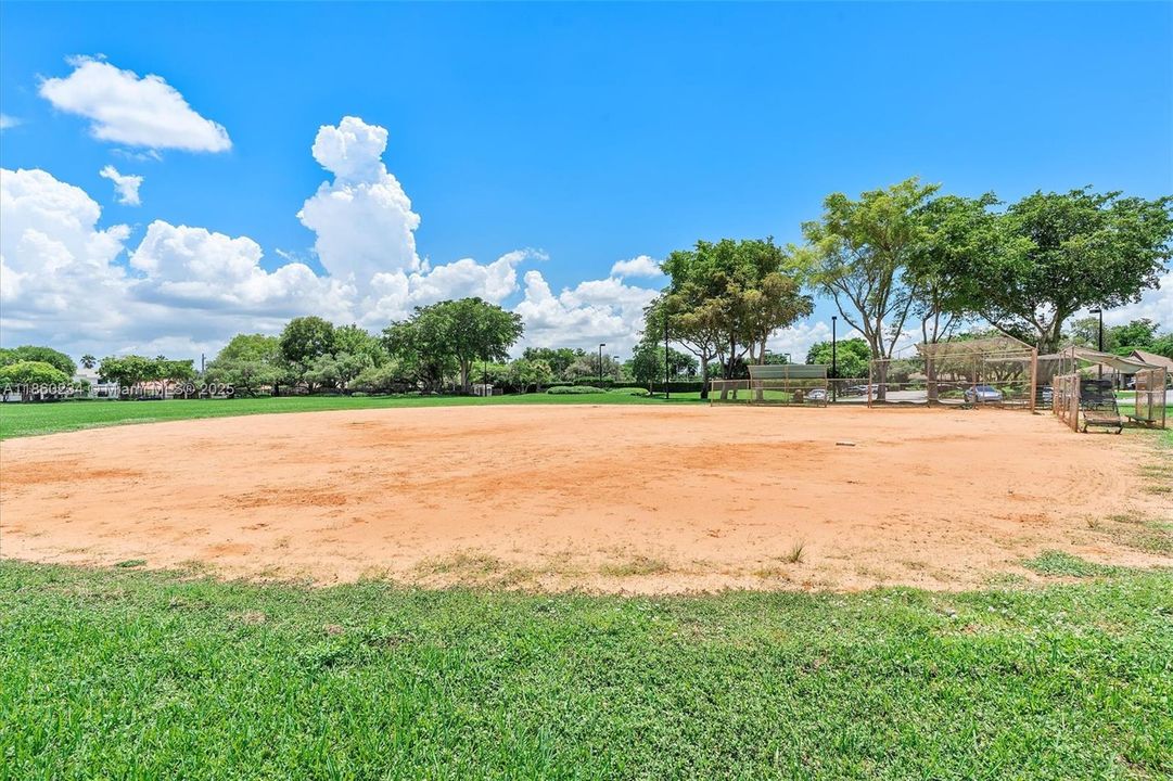 Recently Sold: $799,900 (4 beds, 2 baths, 2529 Square Feet)