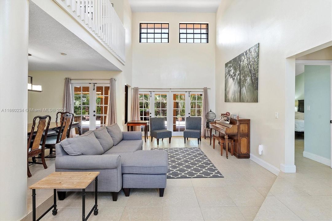 Recently Sold: $799,900 (4 beds, 2 baths, 2529 Square Feet)