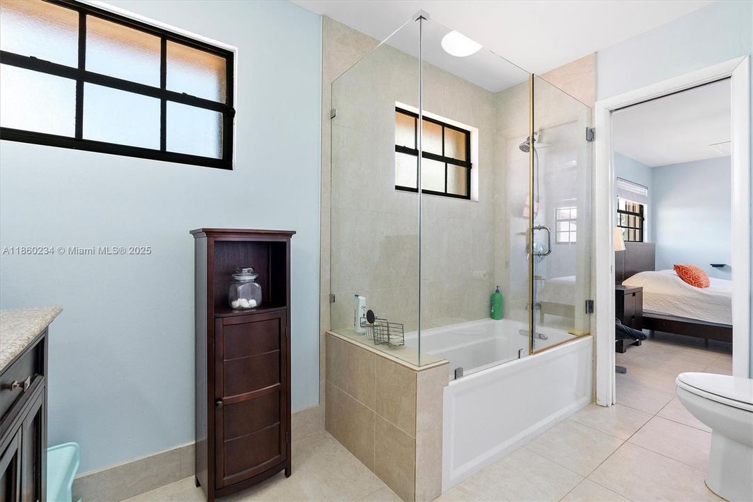 Recently Sold: $799,900 (4 beds, 2 baths, 2529 Square Feet)