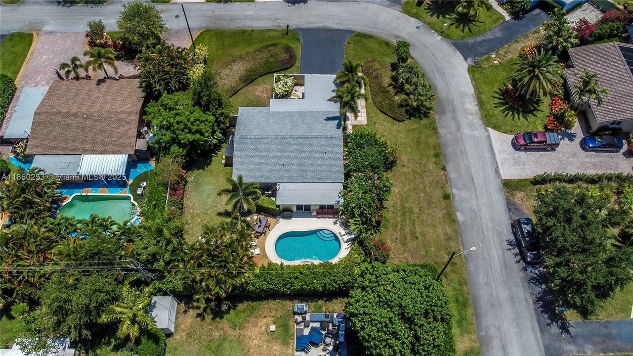 合同活跃: $749,900 (4 贝兹, 2 浴室, 1624 平方英尺)