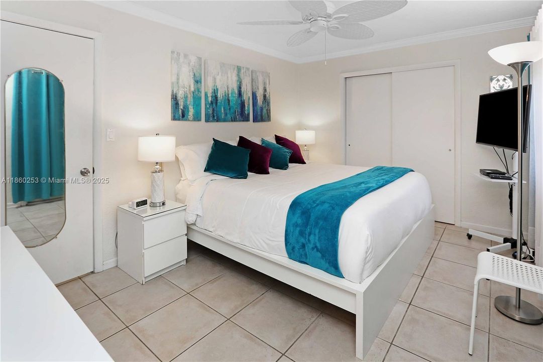 合同活跃: $749,900 (4 贝兹, 2 浴室, 1624 平方英尺)