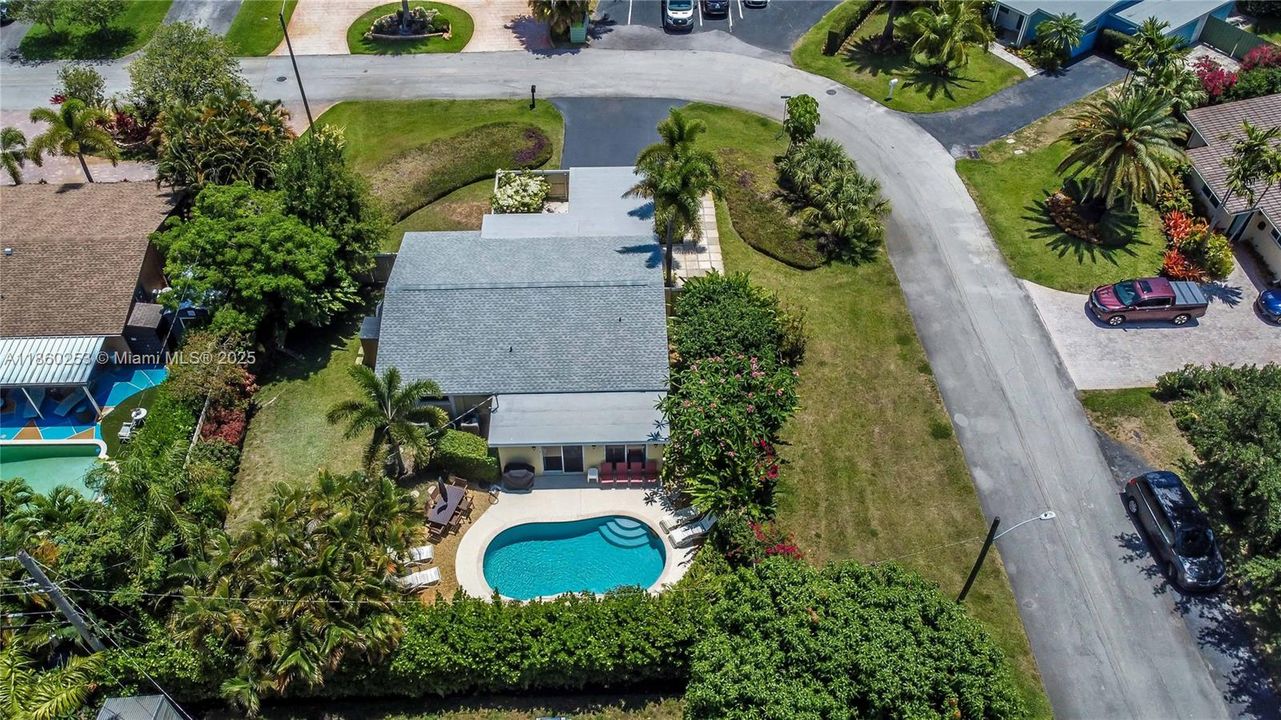 合同活跃: $749,900 (4 贝兹, 2 浴室, 1624 平方英尺)