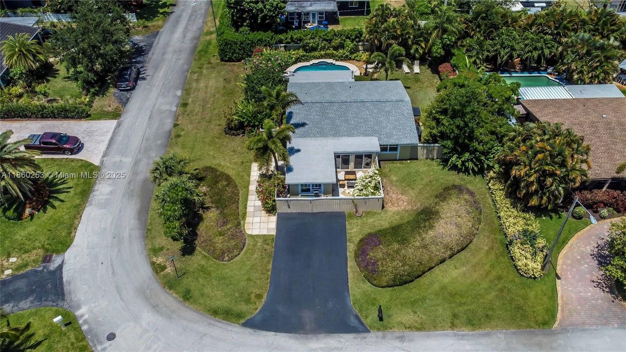 合同活跃: $749,900 (4 贝兹, 2 浴室, 1624 平方英尺)