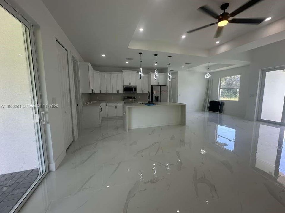 En Venta: $360,000 (4 camas, 3 baños, 0 Pies cuadrados)