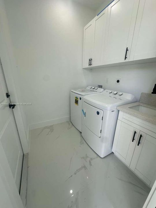 En Venta: $360,000 (4 camas, 3 baños, 0 Pies cuadrados)