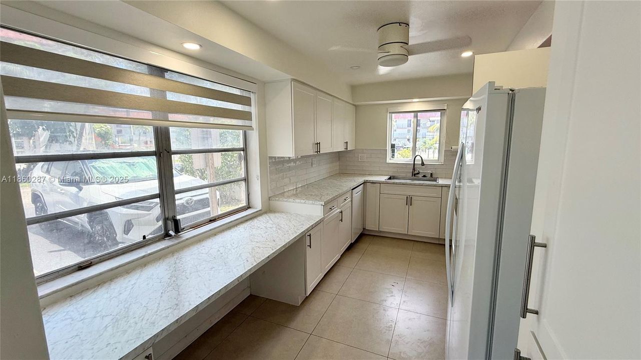 待售: $222,500 (2 贝兹, 2 浴室, 1116 平方英尺)